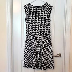 H&M Houndstooth Dress. Size Medium.
